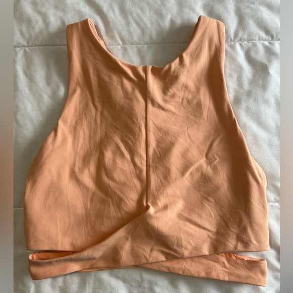 Athleta Conscious Cut Out Crop - Picture 3 of 6